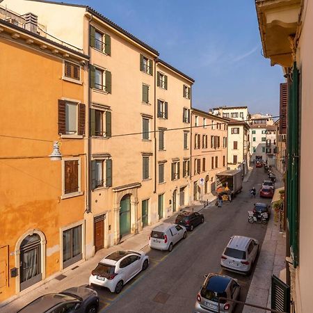 The Cozy Loft, Un Angolo Alla Moda Nel Cuore Di Verona Luaran gambar