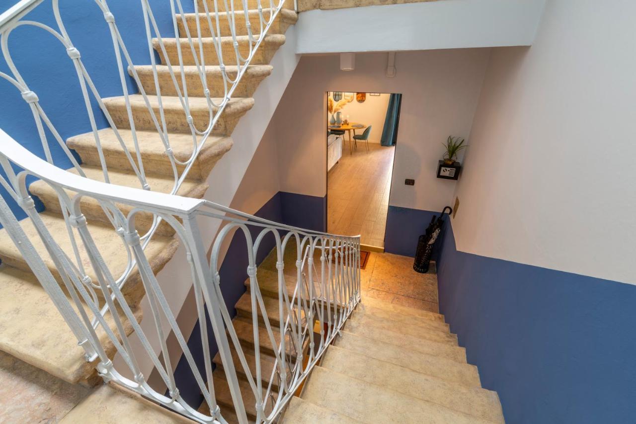 The Cozy Loft, Un Angolo Alla Moda Nel Cuore Di Verona Luaran gambar