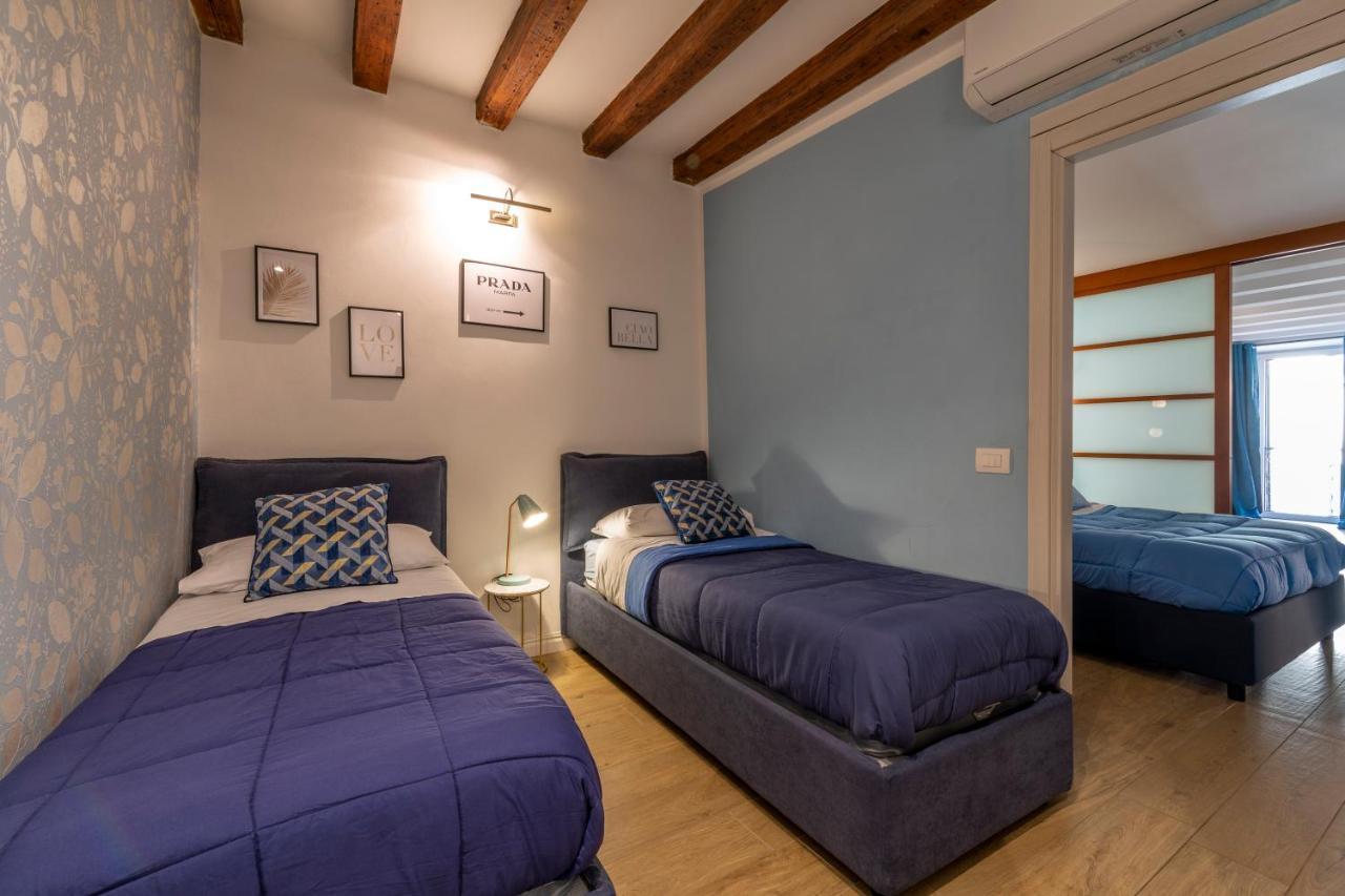 The Cozy Loft, Un Angolo Alla Moda Nel Cuore Di Verona Luaran gambar